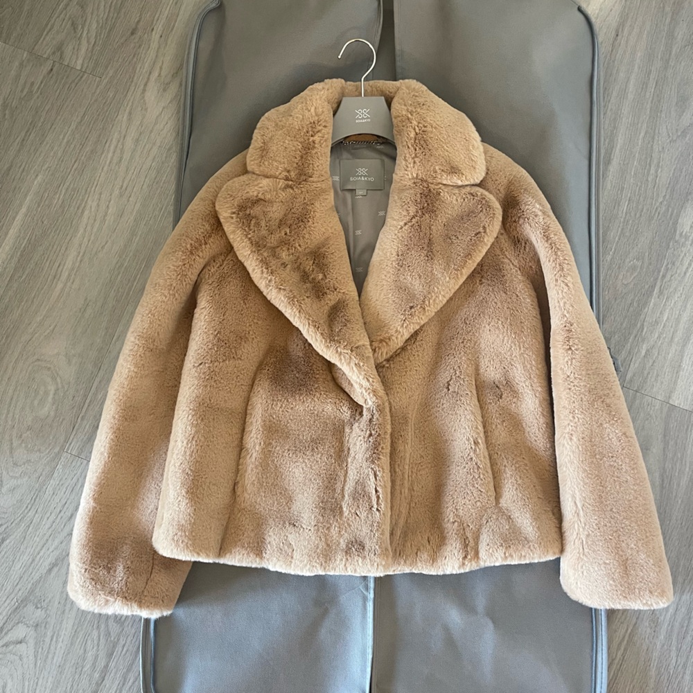 Soia & Kyo Tan Faux Fur Coat